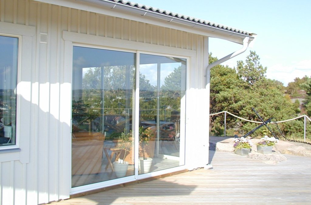 uterum skjutdörrar isolerat vinter