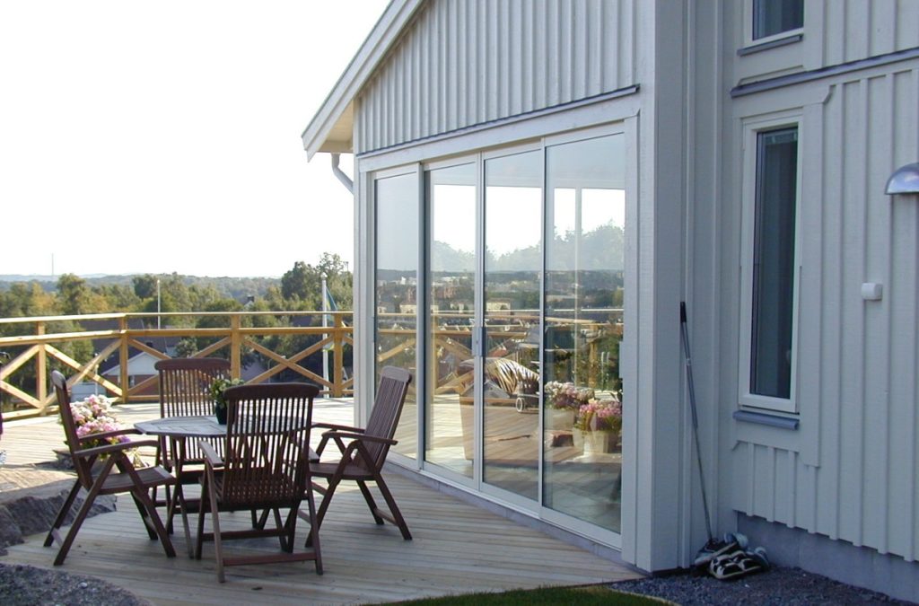 uterum skjutdörrar isolerat vinter